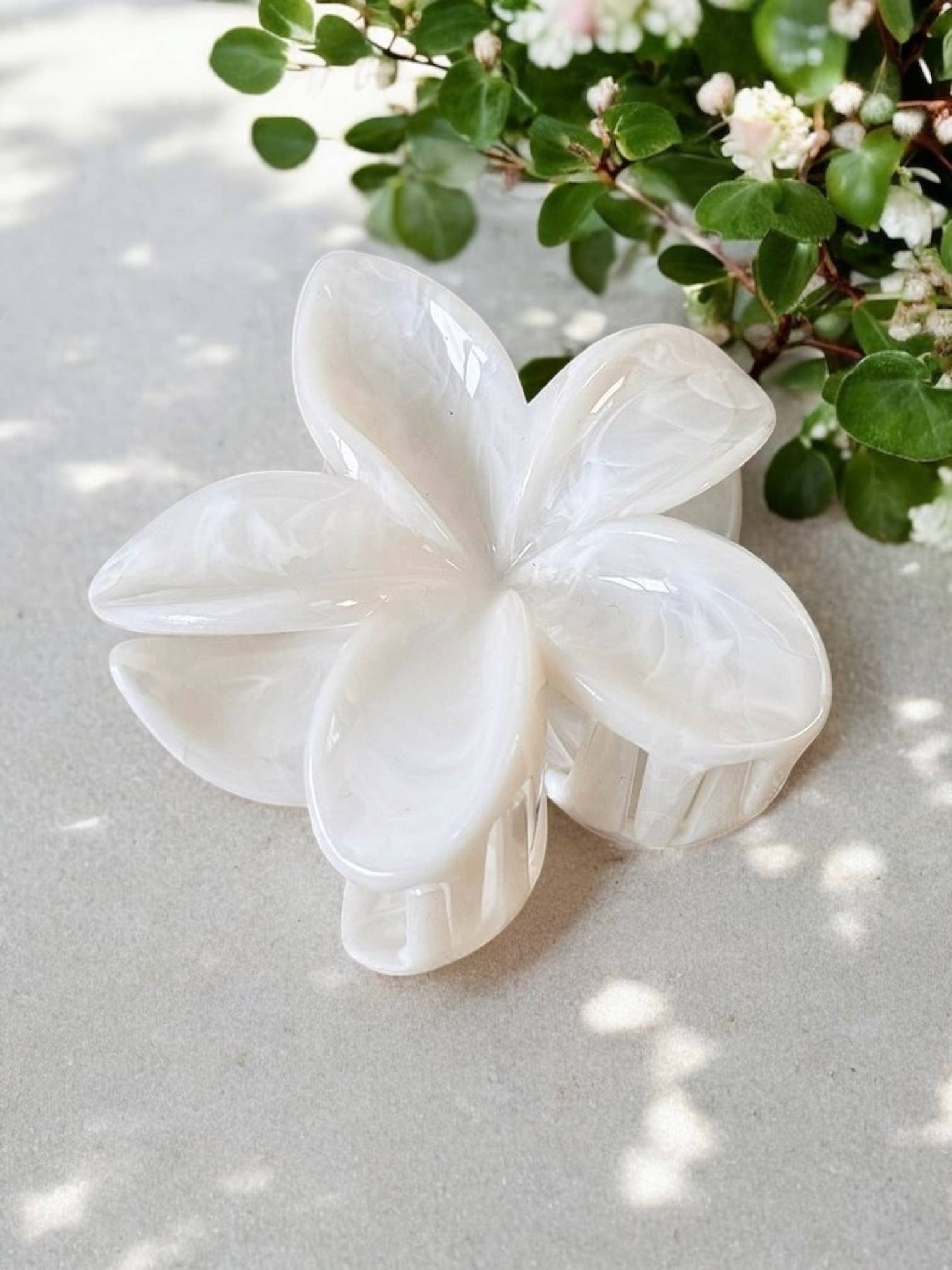 flower-shaped hair clip