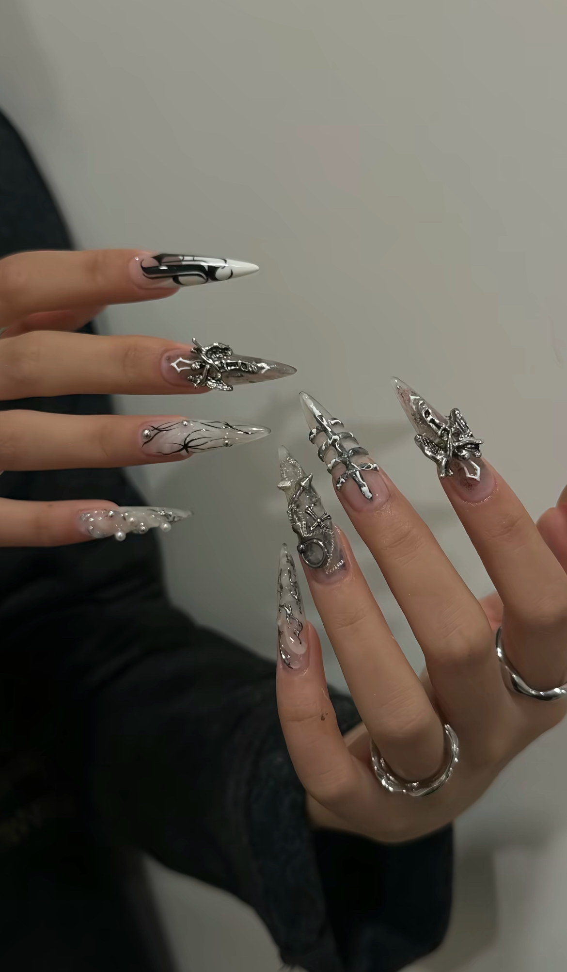 Alt nails